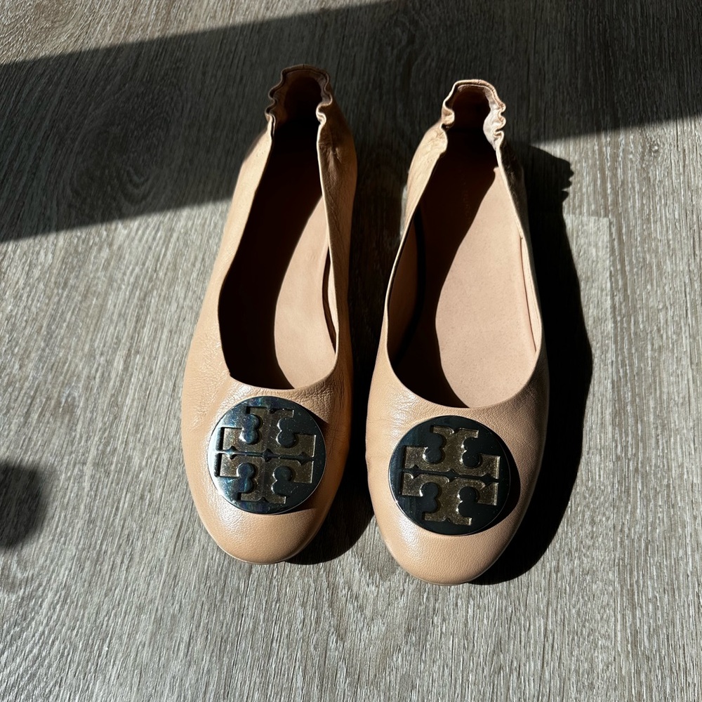 Tory Burch Tan Leather Flats with Black Logo